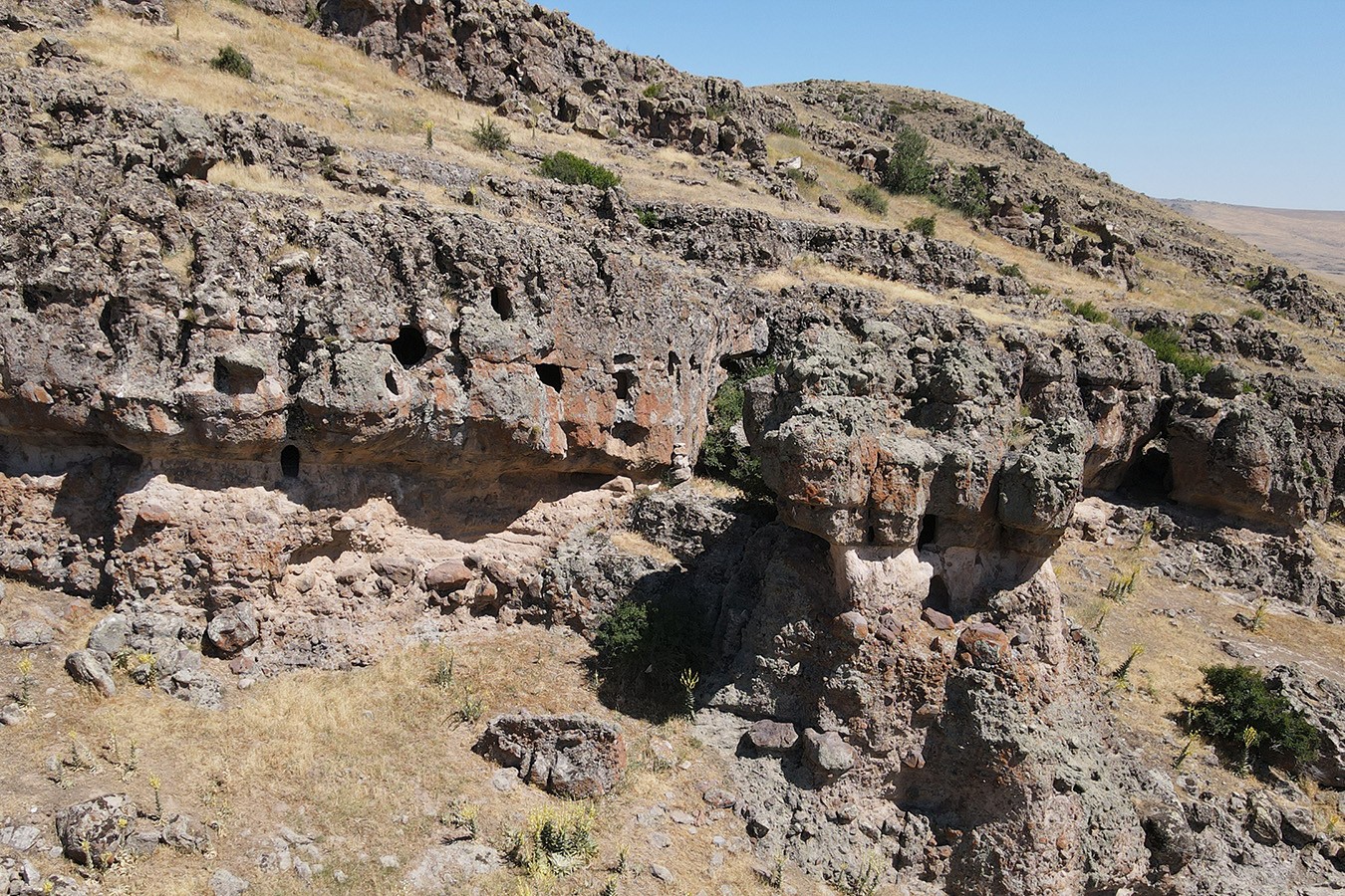 Bostanhöyük Mağarası