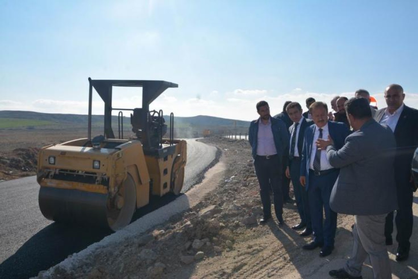 ASFALT ÇALIŞMALARI TÜM HIZIYLA SÜRÜYOR
